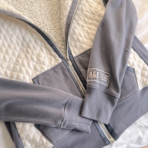 A&F women fleece hoodie M - Picture 2 of 8